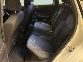 Volkswagen Polo 1.0 TSI R-Line DSG (95 ps) DIGITAL COCKPIT PRO - NAV - PARK SENS