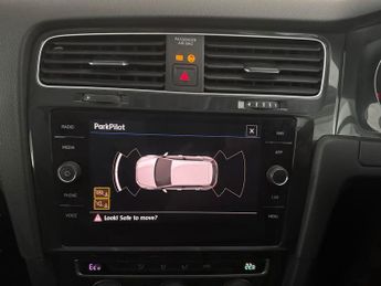 Volkswagen E-golf 35.8kWh e-Golf (136 ps) - CLIMATE CONTROL - DAB - USB AUDIO