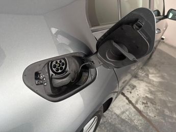 Volkswagen E-golf 35.8kWh e-Golf (136 ps) - CLIMATE CONTROL - DAB - USB AUDIO