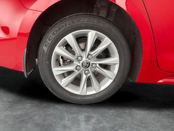 Toyota Corolla 1.8 VVT-h Icon Touring Sports CVT (140 ps) - HEATED SEATS