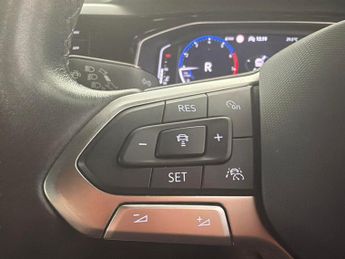 Volkswagen Polo 1.0 TSI R-Line DSG (110 ps) - PADDLE SHIFT - DIGITAL DASH - PARK