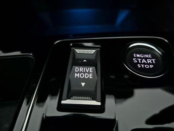 Peugeot 3008 1.6 13.2kWh GT Plug-in e-EAT (225 ps) - REVERSE CAM - NAV
