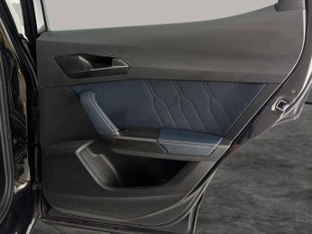 Cupra Formentor 1.4 eHybrid 12.8kWh VZ2 Plug-in DSG (245 ps) - PARK ASSIST - LED