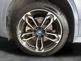BMW iX1 30 66.5kWh M Sport xDrive (11kW Charger) (313 ps) - NAV - ALCANT