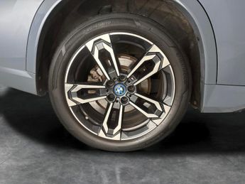 BMW iX1 30 66.5kWh M Sport xDrive (11kW Charger) (313 ps) - NAV - ALCANT