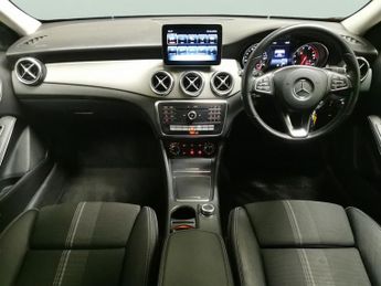 Mercedes-Benz GLA 1.6 GLA180 GPF Urban Edition 7G-DCT (122 ps) - COMFORT PACK - KE