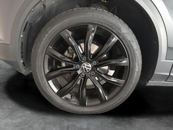 Volkswagen T-Roc 1.5 TSI EVO Black Edition DSG (150 ps) - DAB - BLUETOOTH - PADDL