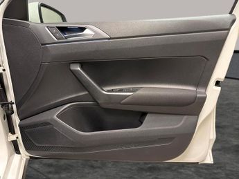 Volkswagen Polo 1.0 TSI R-Line DSG (95 ps) DIGITAL COCKPIT PRO - NAV - PARK SENS
