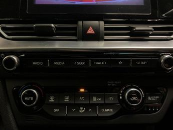 Kia Niro 64kWh 2 (201 bhp) - CRUISE - PADDLE SHIFT - 17IN ALLOYS