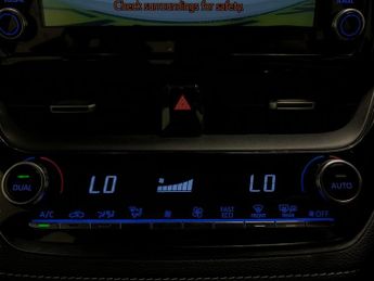 Toyota Corolla 1.8 VVT-h Icon Touring Sports CVT (140 ps) - LANE DEPARTURE ALER