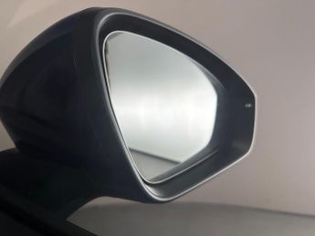 Volkswagen ID.4 Pro Performance 77kWh Life (204 ps) - BLIND SPOT ASSIST - BLUETO