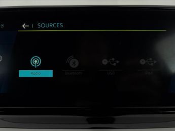 Peugeot E-2008 50kWh GT (7kW Charger) (136 ps) - LED - REVERSE CAM - NAV