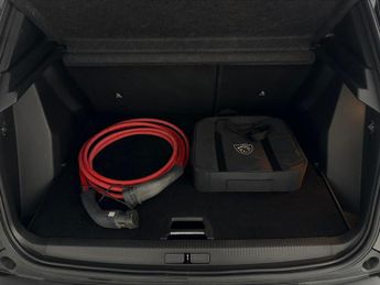 Peugeot E-2008 50kWh GT (7kW Charger) (136 ps) - LED - REVERSE CAM - NAV