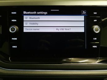 Volkswagen Taigo 1.5 TSI R-Line DSG (150 ps) - BLUETOOTH - WIRELESS CHARGER - DIG