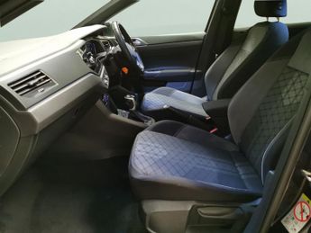 Volkswagen Taigo 1.5 TSI R-Line DSG (150 ps) - BLUETOOTH - WIRELESS CHARGER - DIG