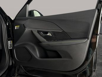 Peugeot E-2008 50kWh GT (7kW Charger) (136 ps) - REVERSE CAM - NAV - HEATED SEA