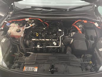 Ford Kuga 2.5 EcoBoost Duratec 14.4kWh ST-Line Plug-in CVT (225 ps) - REVE