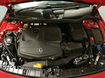 Mercedes-Benz GLA 1.6 GLA180 GPF Urban Edition 7G-DCT (122 ps) - COMFORT PACK - KE