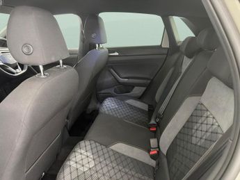 Volkswagen Polo 1.0 TSI R-Line DSG (110 ps) - PADDLE SHIFT - DIGITAL DASH - PARK