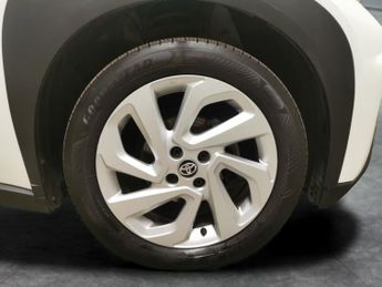 Toyota Aygo X 1.0 VVT-i Pure x-shift (72 ps) - AIR CON - AUTO HEADLIGHTS - DAB