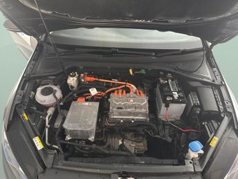 Volkswagen E-golf 35.8kWh e-Golf (136 ps) - CLIMATE CONTROL - DAB - USB AUDIO