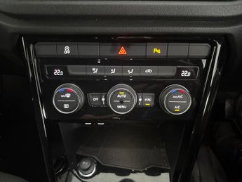 Volkswagen T-Roc 1.5 TSI EVO Black Edition DSG (150 ps) - DAB - BLUETOOTH - PADDL