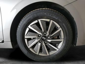 Hyundai Ioniq 38.3kWh Premium (136 ps) - LED - REVERSE CAM - NAV