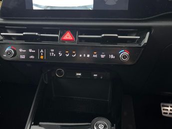 Kia Niro 64.8kWh 4 (201 bhp) - ACTIVE LANE ASSIST - HEAT AND COOL SEATS