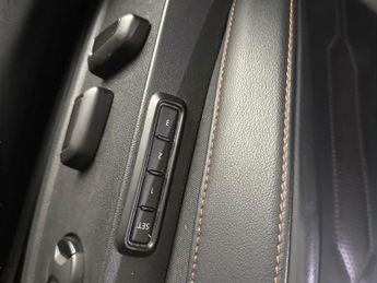Cupra Formentor 1.4 eHybrid 12.8kWh V2 Plug-in DSG (204 ps) - LED - REVERSE CAM 