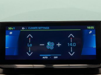 Peugeot 3008 1.6 13.2kWh Allure Premium Plug-in e-EAT (225 ps) - LANE DEPARTU
