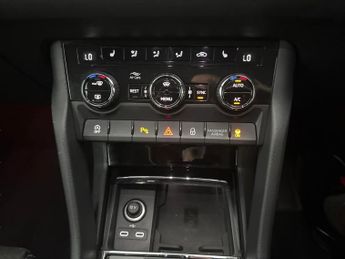 Skoda Kodiaq 2.0 TDI SportLine DSG 4WD (7 Seat) (150 ps) - HEATED SEATS