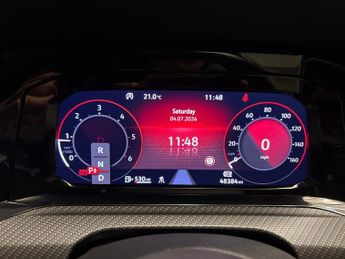 Volkswagen Golf 2.0 TDI R-Line DSG (150 ps) - DIGITAL DASH - PARK SENSORS