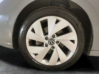 Volkswagen Golf 1.5 eTSI MHEV Style DSG (130 ps) - WIFI - BLIND SPOT ASSIST - BL