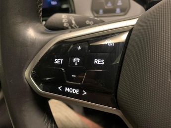 Volkswagen ID.3 Pro Performance 58kWh Life (204 ps) - HEATED SEATS - NAV - HEATE