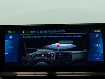 Peugeot 3008 1.6 13.2kWh Allure Premium Plug-in e-EAT (225 ps) - LANE DEPARTU