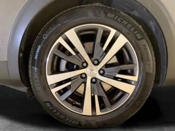 Peugeot 3008 1.6 13.2kWh Allure Premium Plug-in e-EAT (225 ps) - LANE DEPARTU