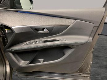 Peugeot 3008 1.6 13.2kWh Allure Premium Plug-in e-EAT (225 ps) - LANE DEPARTU