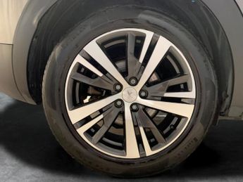 Peugeot 3008 1.6 13.2kWh Allure Premium Plug-in e-EAT (225 ps) - LANE DEPARTU
