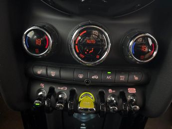 Mini Electric Hatch Cooper SE 32.6kWh Level 3 (184 ps) - PAN ROOF - CARPLAY - HK AUD
