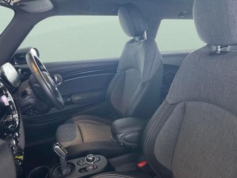 Mini Electric Hatch Cooper SE 32.6kWh Level 2 (184 ps) - CARPLAY - DRIVING ASSISTANT