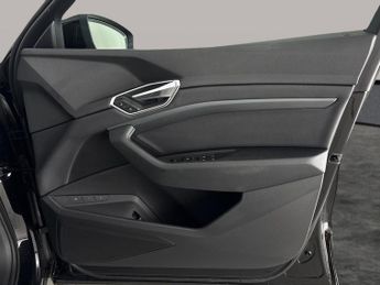 Audi e-tron 55 Technik Sportback quattro 95kWh (11kW Charger) (408 ps) - ADJ