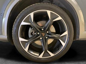 Cupra Formentor 1.4 eHybrid 12.8kWh V2 Plug-in DSG (204 ps) - LED - REVERSE CAM 