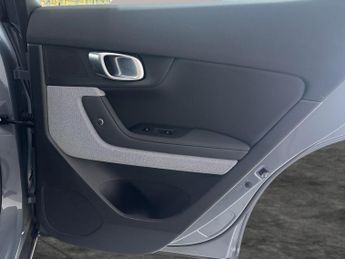 Polestar Polestar 2 Single Motor 69kWh Standard Range Fastback FWD (231 ps) - APPLE 