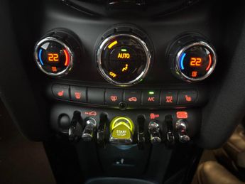 Mini Electric Hatch Cooper SE 32.6kWh Level 2 (184 ps) - CARPLAY - DRIVING ASSISTANT