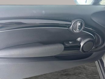 Mini Electric Hatch Cooper SE 32.6kWh Level 2 (184 ps) - CARPLAY - DRIVING ASSISTANT
