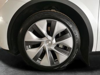 Tesla Model Y (Dual Motor) Long Range 4WDE (384 bhp) - HEATED WHEEL - LEATHER 