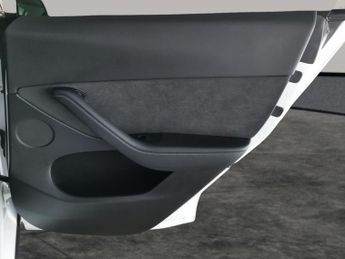 Tesla Model Y (Dual Motor) Long Range 4WDE (384 bhp) - HEATED WHEEL - LEATHER 