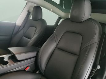 Tesla Model Y (Dual Motor) Long Range 4WDE (384 bhp) - HEATED WHEEL - LEATHER 