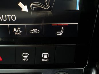 Audi e-tron 55 Technik Sportback quattro 95kWh (11kW Charger) (408 ps) - ADJ