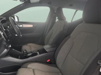 Volvo XC40 1.5h T4 Recharge 10.7kWh Plus Plug-in (211 ps) - SURROUND VIEW -